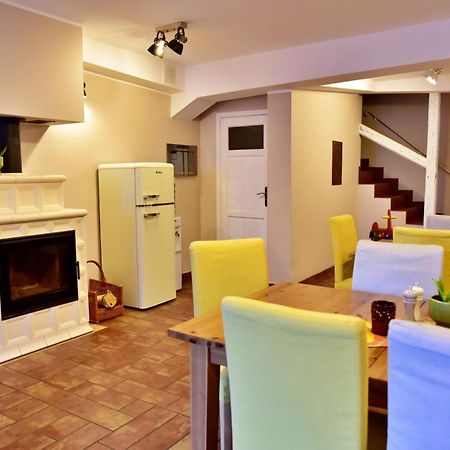 Gosciniec Nowa Wioska Bed & Breakfast Wałbrzych Dış mekan fotoğraf