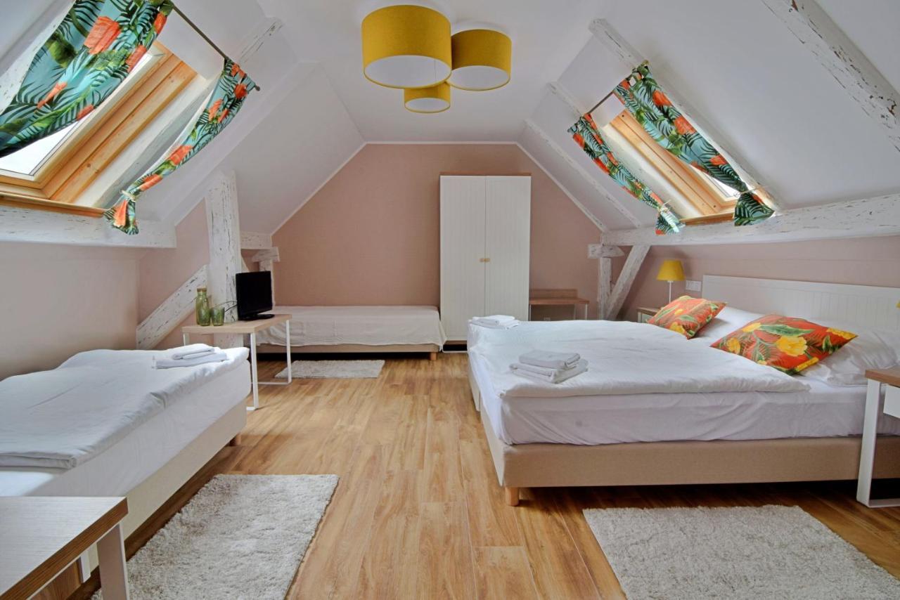 Gosciniec Nowa Wioska Bed & Breakfast Wałbrzych Dış mekan fotoğraf