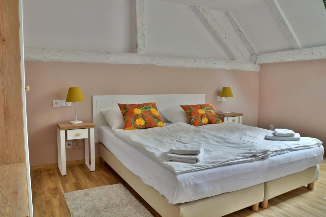 Gosciniec Nowa Wioska Bed & Breakfast Wałbrzych Dış mekan fotoğraf