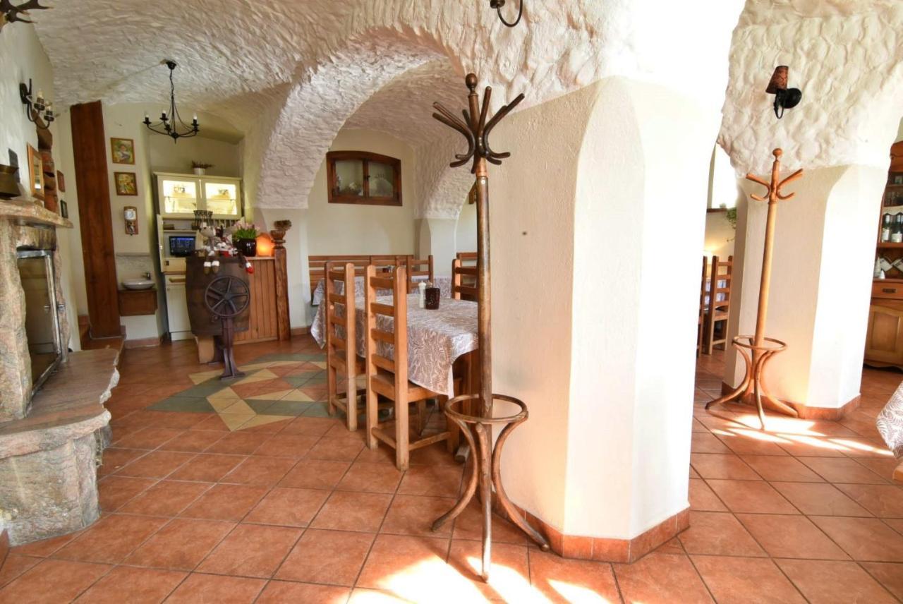 Gosciniec Nowa Wioska Bed & Breakfast Wałbrzych Dış mekan fotoğraf