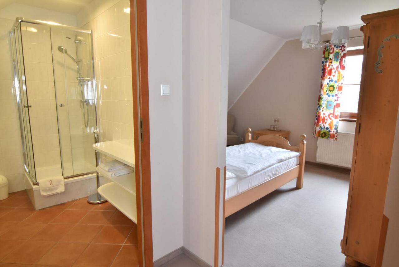 Gosciniec Nowa Wioska Bed & Breakfast Wałbrzych Dış mekan fotoğraf