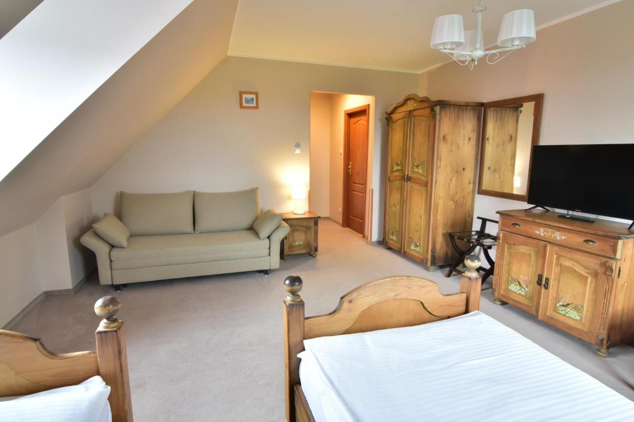 Gosciniec Nowa Wioska Bed & Breakfast Wałbrzych Dış mekan fotoğraf
