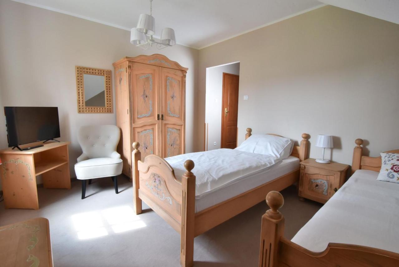 Gosciniec Nowa Wioska Bed & Breakfast Wałbrzych Dış mekan fotoğraf