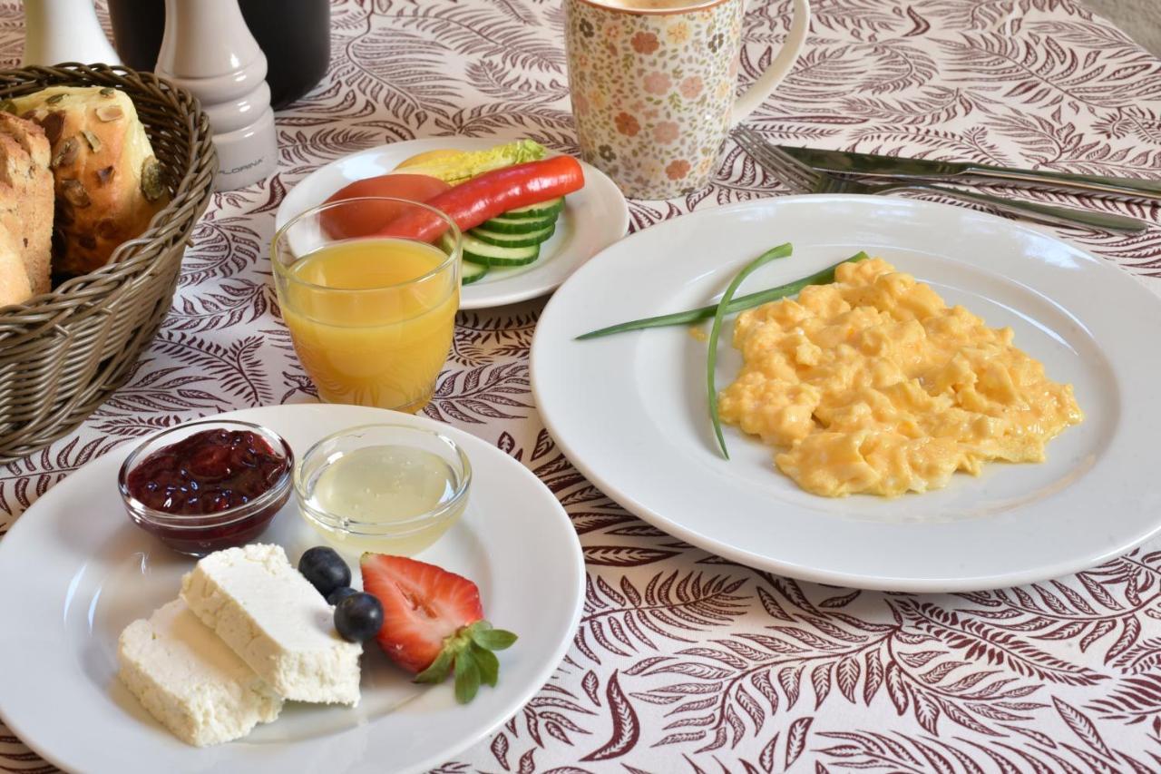 Gosciniec Nowa Wioska Bed & Breakfast Wałbrzych Dış mekan fotoğraf