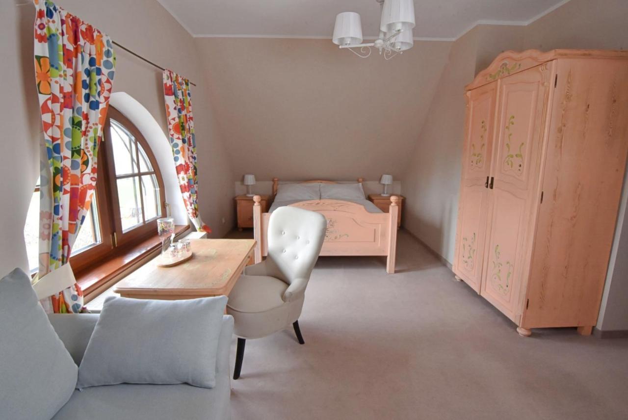 Gosciniec Nowa Wioska Bed & Breakfast Wałbrzych Dış mekan fotoğraf