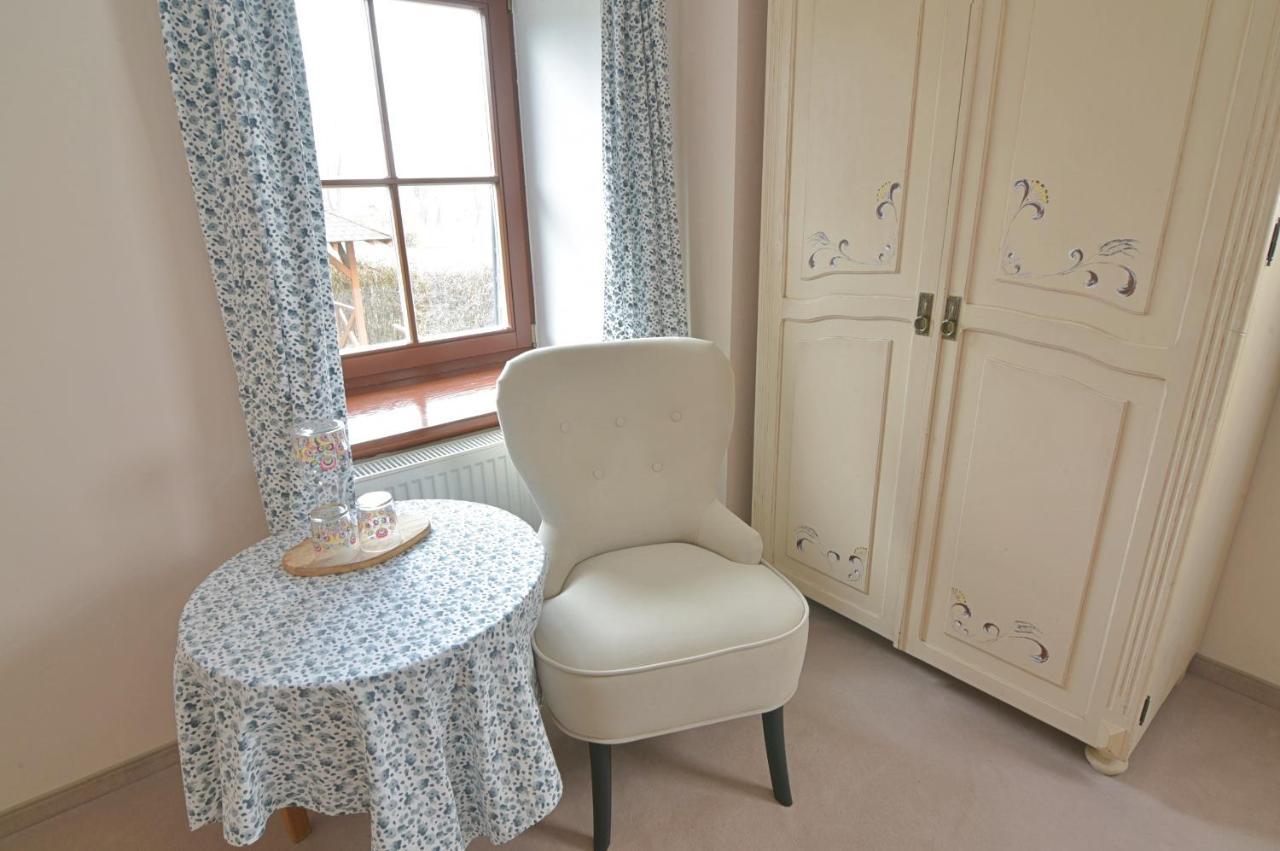 Gosciniec Nowa Wioska Bed & Breakfast Wałbrzych Dış mekan fotoğraf