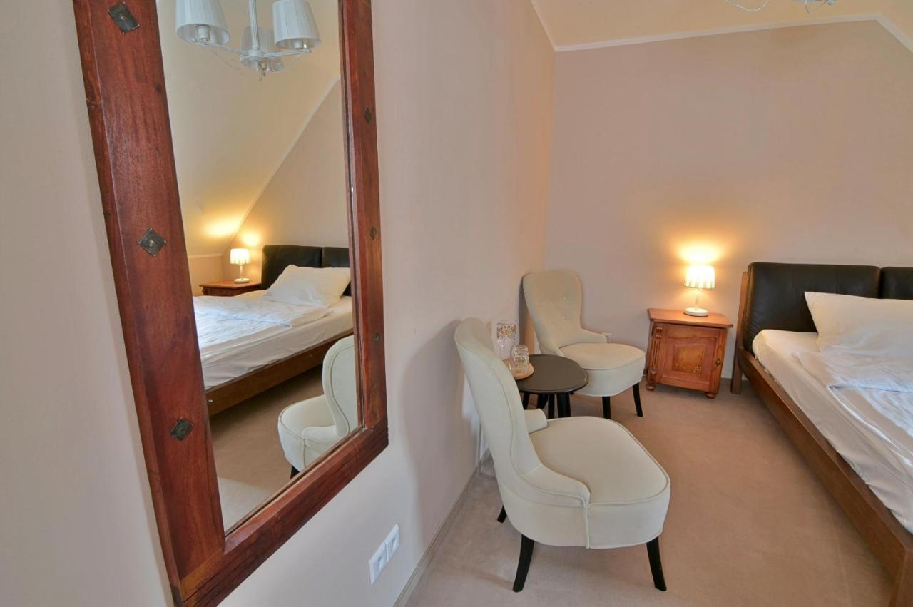 Gosciniec Nowa Wioska Bed & Breakfast Wałbrzych Dış mekan fotoğraf