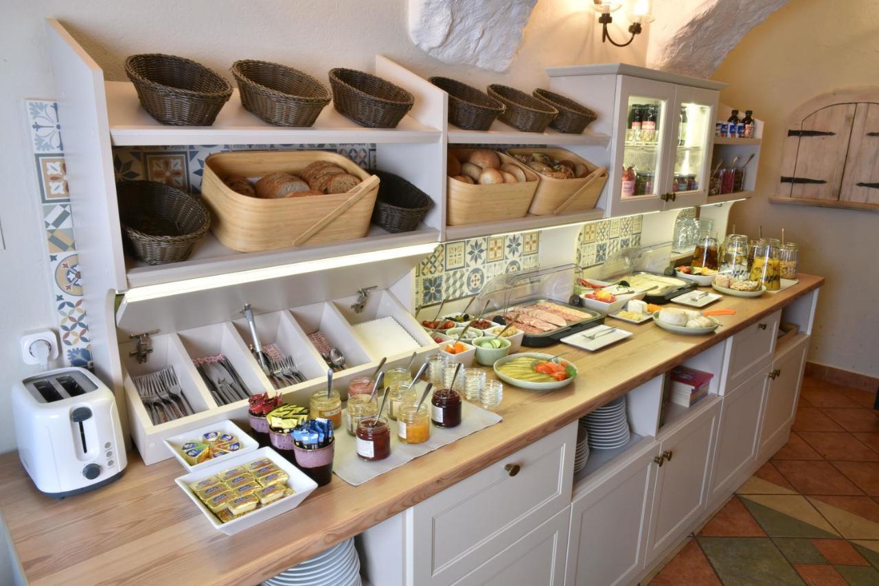 Gosciniec Nowa Wioska Bed & Breakfast Wałbrzych Dış mekan fotoğraf