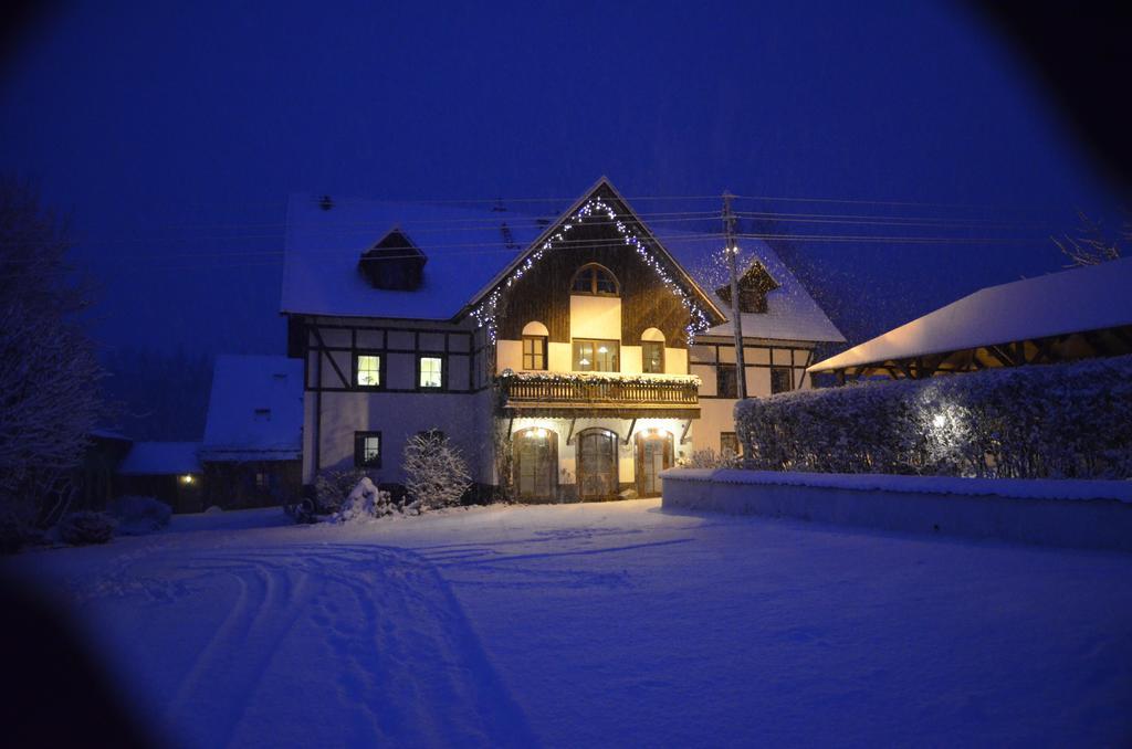 Gosciniec Nowa Wioska Bed & Breakfast Wałbrzych Dış mekan fotoğraf