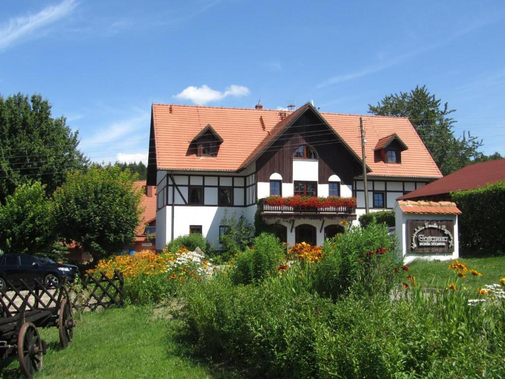 Gosciniec Nowa Wioska Bed & Breakfast Wałbrzych Dış mekan fotoğraf
