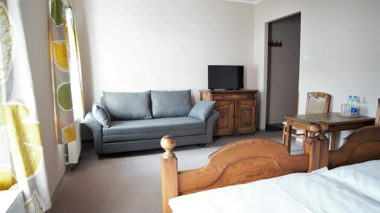 Gosciniec Nowa Wioska Bed & Breakfast Wałbrzych Dış mekan fotoğraf